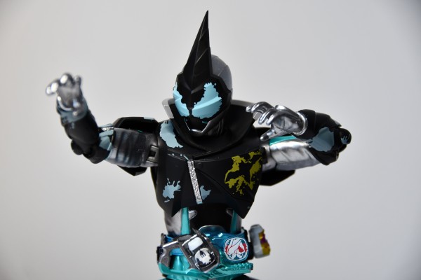 S.H.Figuarts 假面骑士艾比尔 蝙蝠基因 / 胡狼基因