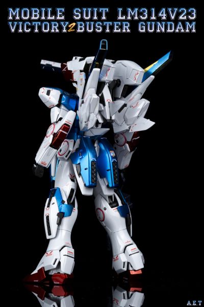 MG  1/100  高达基地限定   V2高达突击爆击型 Ka版  [钛金质感]