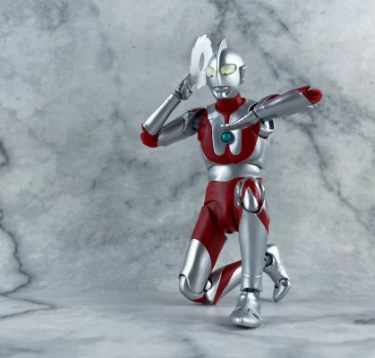 S.H.Figuarts（真骨雕制法）  奥特曼