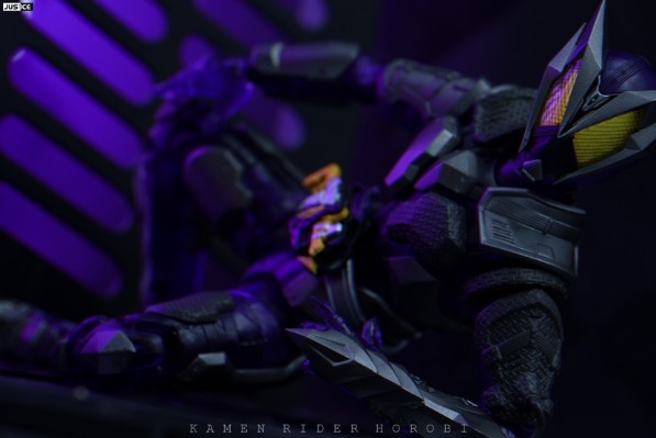 一番赏   S.H.Figuarts 假面骑士 最终大奖 假面骑士灭 蛰刺毒蝎 透明紫