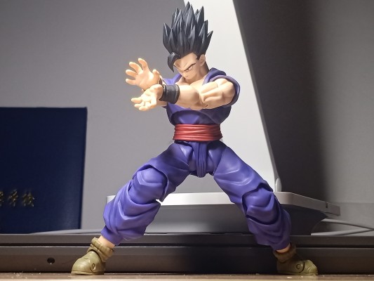 S.H.Figuarts  终极悟饭《龙珠超：超级人造人》