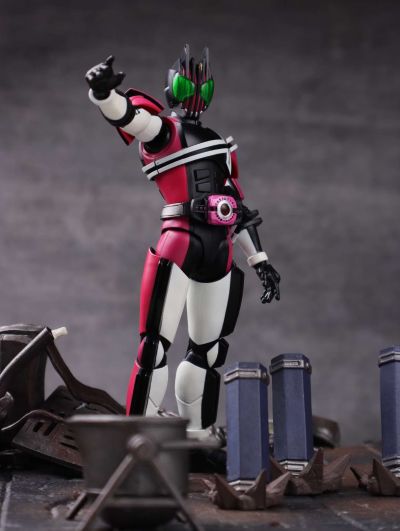 S.H.Figuarts(真骨雕制法) 假面骑士帝骑 假面骑士50周年纪念版