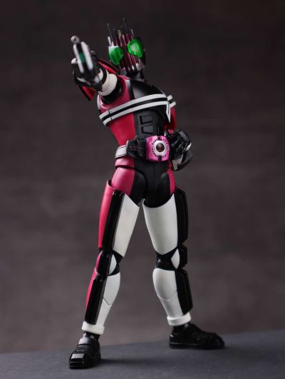 S.H.Figuarts(真骨雕制法) 假面骑士帝骑 假面骑士50周年纪念版