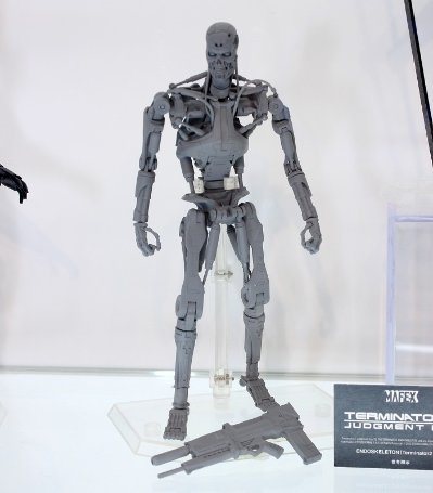 MAFEX 编号206  终结者2：审判日 终结者骨架