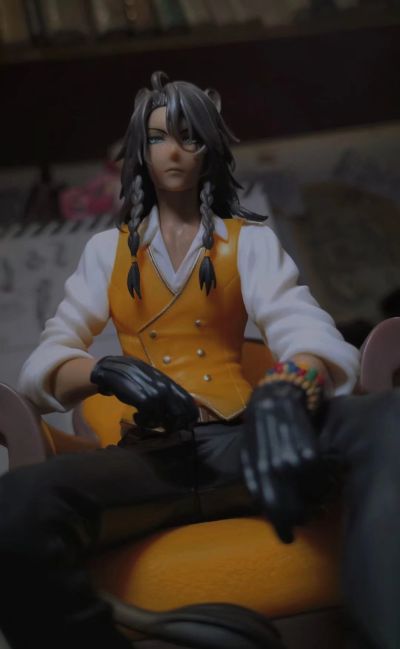 迪士尼 扭曲仙境 雅座高人 Leona Kingscholar