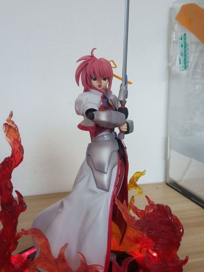 GUTTOKURU人形收藏系列12 魔法少女奈叶StrikerS シグナム Ver.2