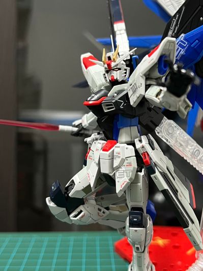 MG 高达基地限定  机动战士高达SEED ZGMF-X10A 自由高达2.0[透明配色]