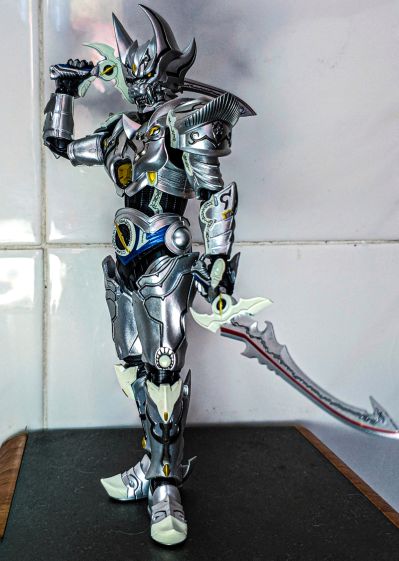 S.H.Figuarts(真骨雕制法) 牙狼 银牙骑士绝狼