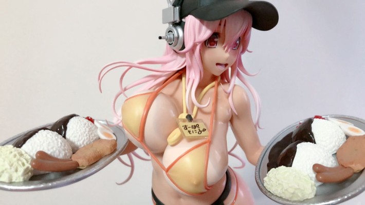 超级索尼子   比基尼服务员