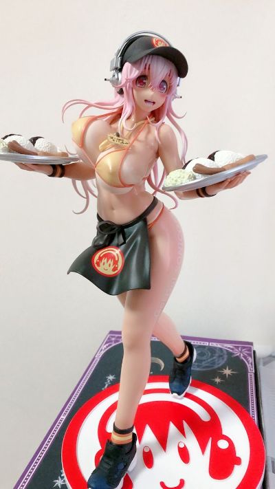 超级索尼子   比基尼服务员