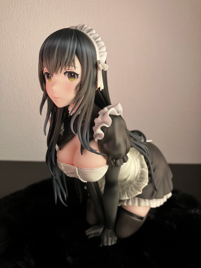 黑发女仆