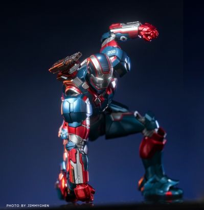 DLX  漫威 无限传奇 钢铁爱国者