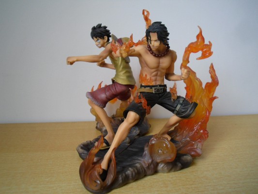 海贼王 ポートガス・D・エース DX Brotherhood Figure 