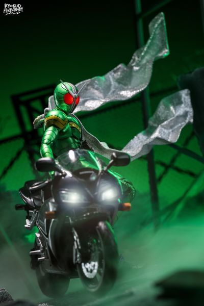 S.H.Figuarts（真骨雕制法）   假面骑士双骑 疾风王牌形态 风都侦探改编动画纪念版