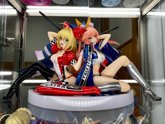 命运/异章 尼禄·克劳狄乌斯 与 玉藻前 TYPE-MOON赛车女郎