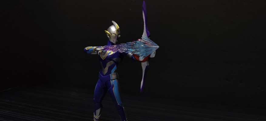 S.H.Figuarts  特利迦奥特曼 特利迦奥特曼 空中型