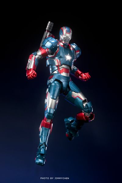 DLX  漫威 无限传奇 钢铁爱国者