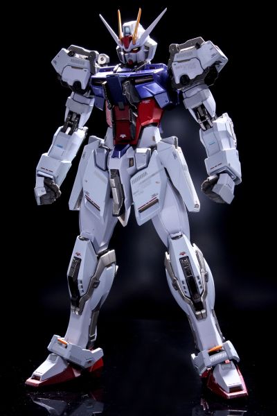 METAL BUILD   强袭高达 -赫利俄波利斯亮相版-