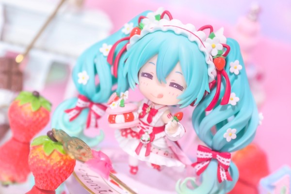 粘土人#1939 初音未來 15周年纪念版