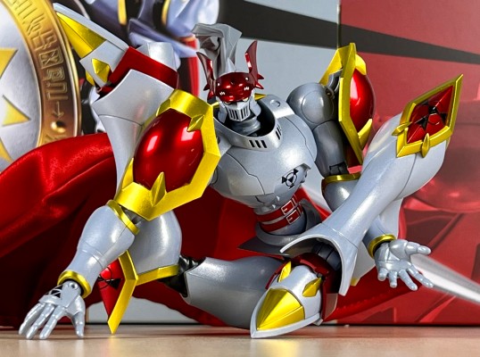 S.H.Figuarts 数码宝贝03 驯兽师之王 红莲骑士兽 -圣骑士重生-