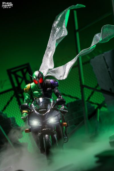 S.H.Figuarts（真骨雕制法）   假面骑士双骑 疾风王牌形态 风都侦探改编动画纪念版