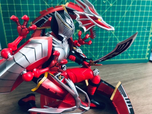 SO-DO CHRONICLE 假面骑士龙骑 深红之龙 与 黑暗之翼套装