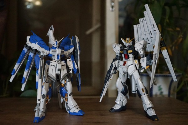 RG 1/144  Hi-ν高达