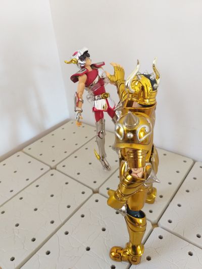 圣斗士圣衣神话 金牛座阿鲁迪巴