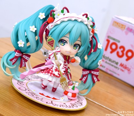 粘土人#1939 初音未來 15周年纪念版