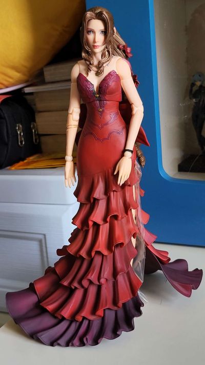 PlayArts改 最终幻想7 重制版 爱丽丝·盖恩斯巴勒 礼服ver.