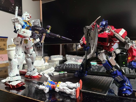 大黄蜂 擎天柱 地球形态