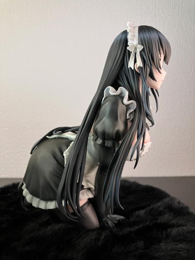 黑发女仆