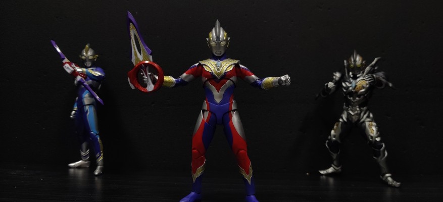 S.H.Figuarts  特利迦奥特曼 特利迦奥特曼 空中型