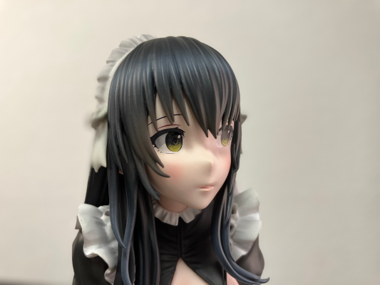 黑发女仆
