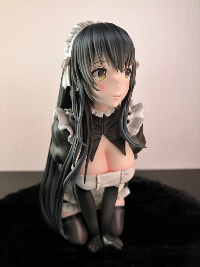 黑发女仆