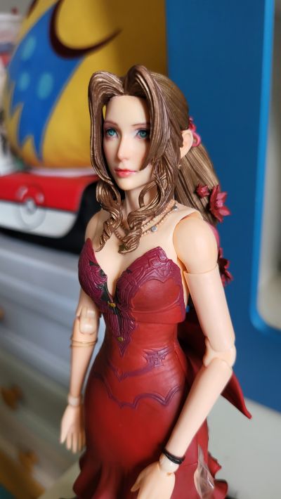 PlayArts改 最终幻想7 重制版 爱丽丝·盖恩斯巴勒 礼服ver.