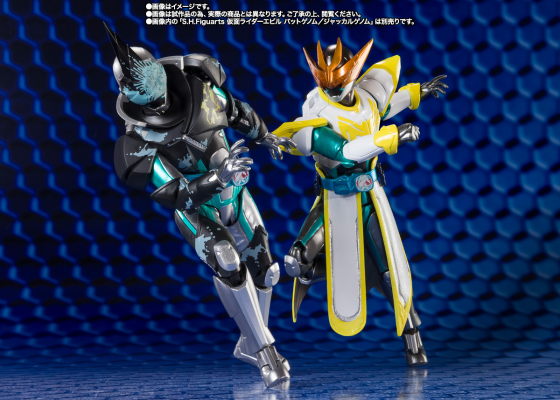 S.H.Figuarts  假面骑士莱伊布 蝙蝠基因 / 胡狼基因