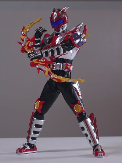 铠甲勇士形刻系列第六作   炎龙侠