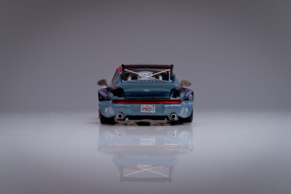 1:64原厂RWB964保时捷911宽体改装车AKIBA扎古96号高达模型车
