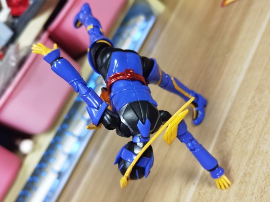 S.H.Figuarts  假面骑士贞德 眼镜蛇基因+拉咘柯芙 孔雀基因