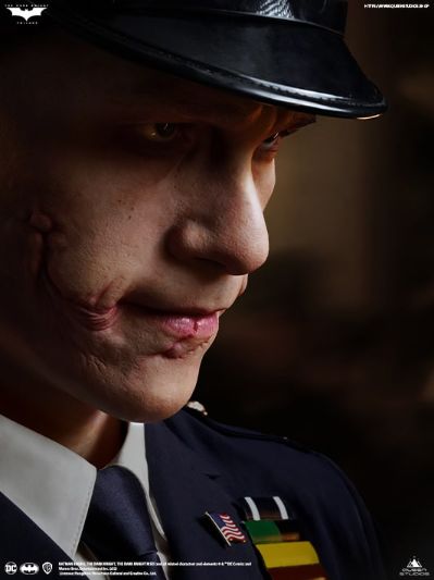 DC系列 蝙蝠侠：黑暗骑士 小丑 警服 胸像