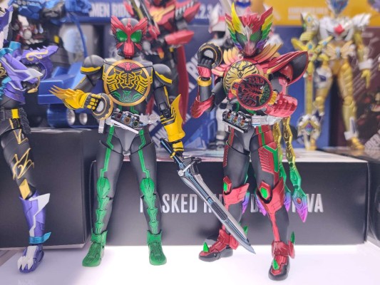 S.H.Figuarts(真骨雕制法) 假面骑士欧兹 十周年 复活的核心硬币 假面骑士欧兹 永恒鹰雀鹫联组