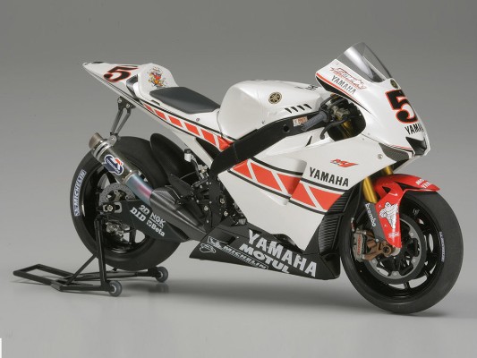 1/12 摩托车系列No.105 雅马哈 YZR-M1  50周年纪念 瓦伦西亚版