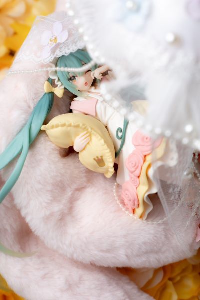 初音未来 童话仙境珍藏人偶 睡美人