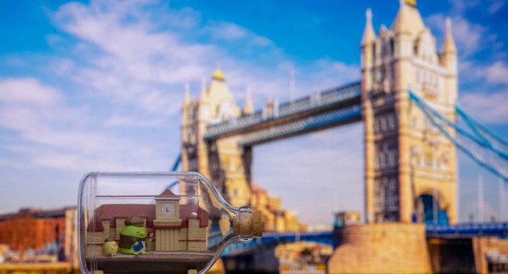 角落小伙伴 在房间角落享受旅行