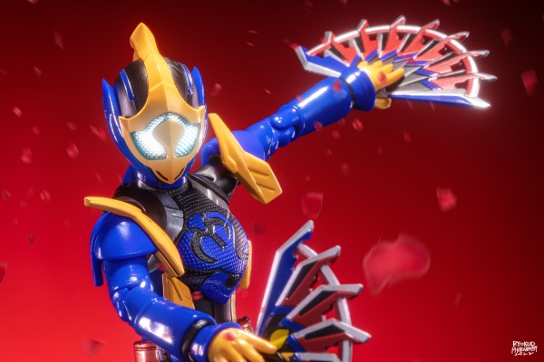 S.H.Figuarts  假面骑士贞德 眼镜蛇基因+拉咘柯芙 孔雀基因