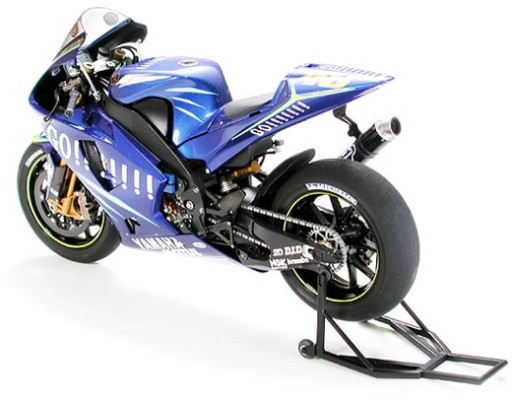 1/12 摩托车系列 No.98 雅马哈 YZR-M1'04 No.46/No.17
