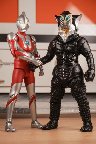 S.H.Figuarts   美弗拉斯星人  奥特曼55周年纪念版