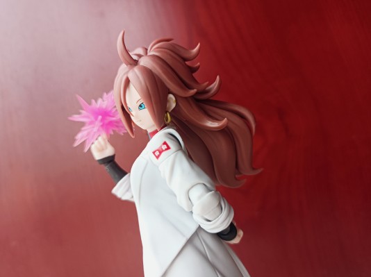 S.H.Figuarts 龙珠斗士Z DLC 人造人21号 (白衣)