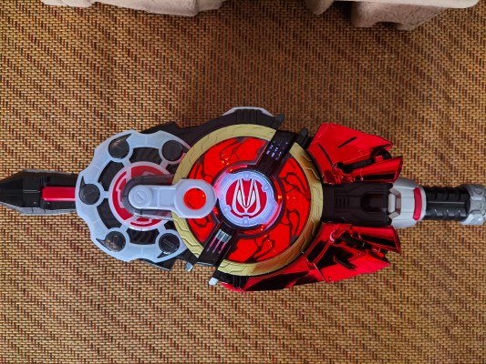 假面骑士利维斯系列 变身腰带 DX戴蒙斯驱动器